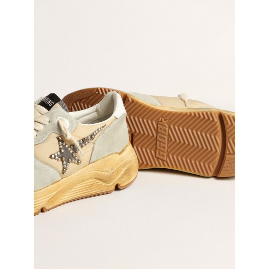 Women’s Running Sole in ice gray with studded suede star