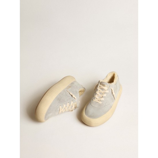 Women’s Space-Star shoes in ice-gray suede with shearling lining