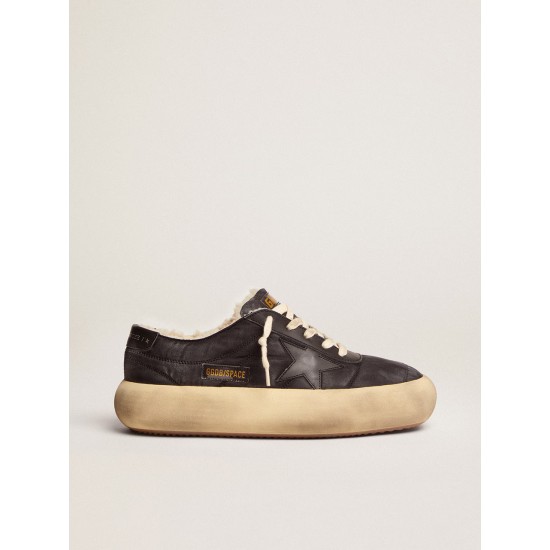 Women's Space-Star shoes in quilted black nylon with shearling lining